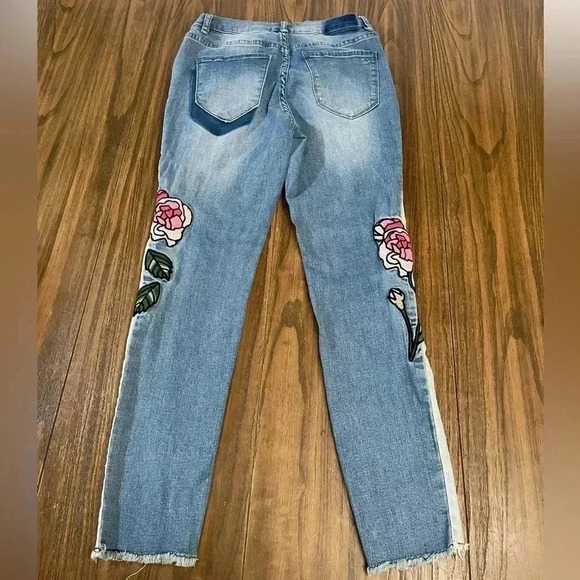 William Rast Floral Embroidered Two Tone Ankle Skinny Jeans Women’s size 27 - Picture 16 of 16